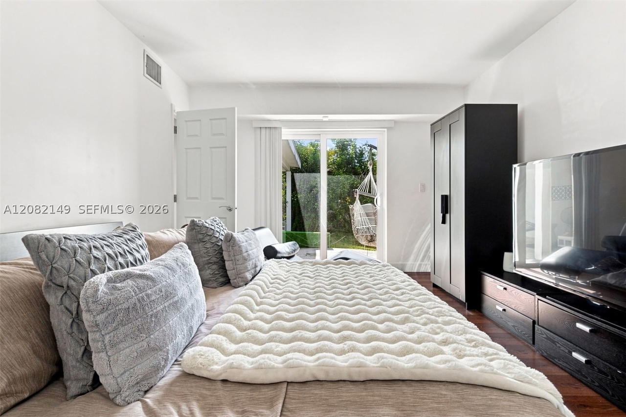 Real estate property located at 1103 Washington St, Broward, Hollywood Lakes Section, Hollywood, FL