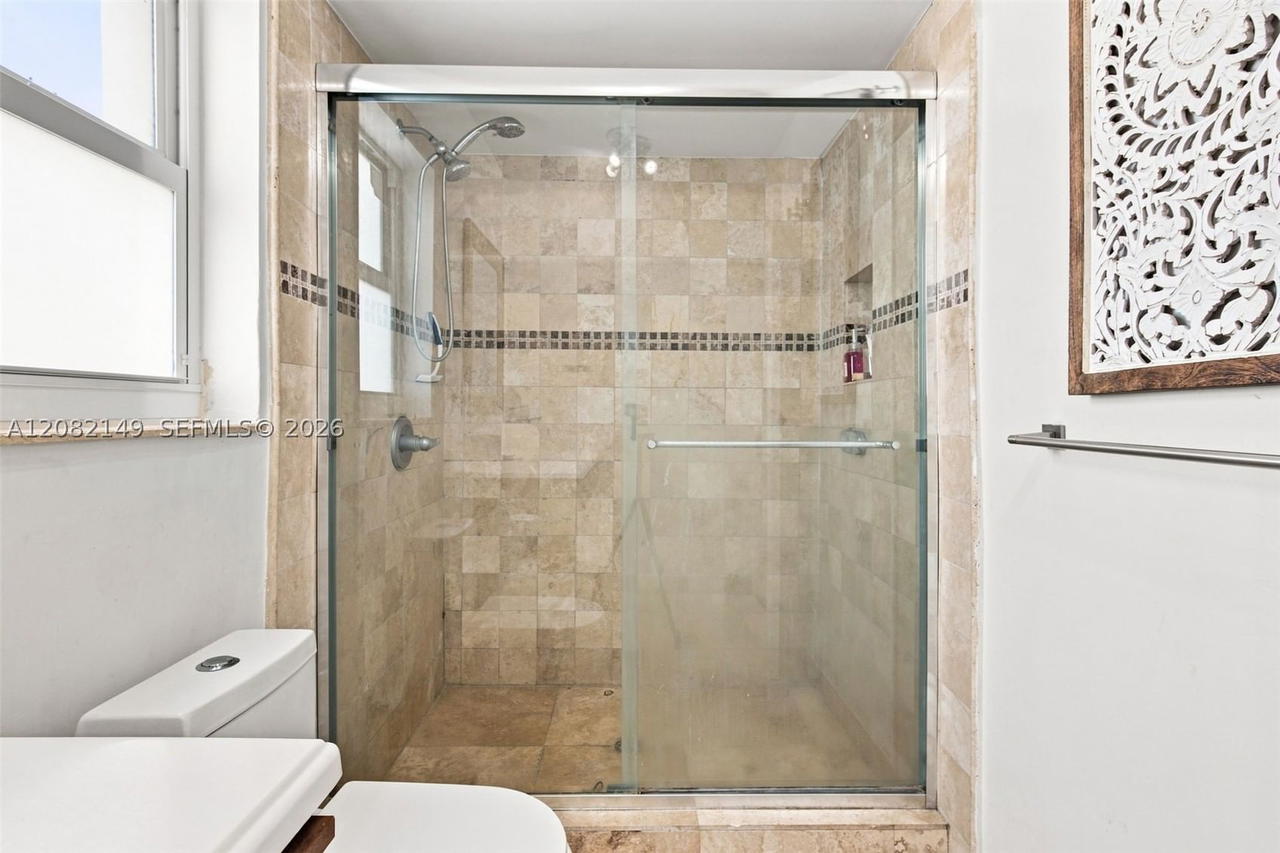 Real estate property located at 1103 Washington St, Broward, Hollywood Lakes Section, Hollywood, FL