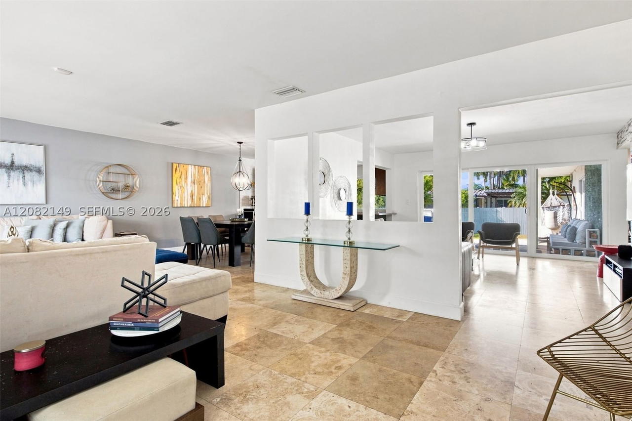 Real estate property located at 1103 Washington St, Broward, Hollywood Lakes Section, Hollywood, FL
