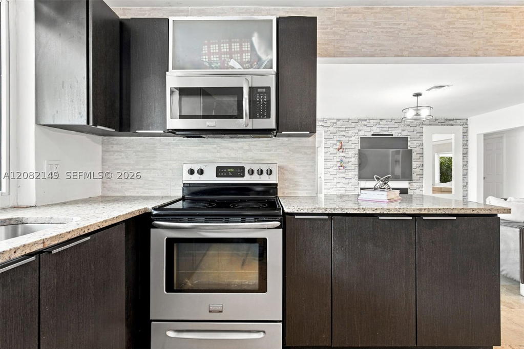 Real estate property located at 1103 Washington St, Broward, Hollywood Lakes Section, Hollywood, FL