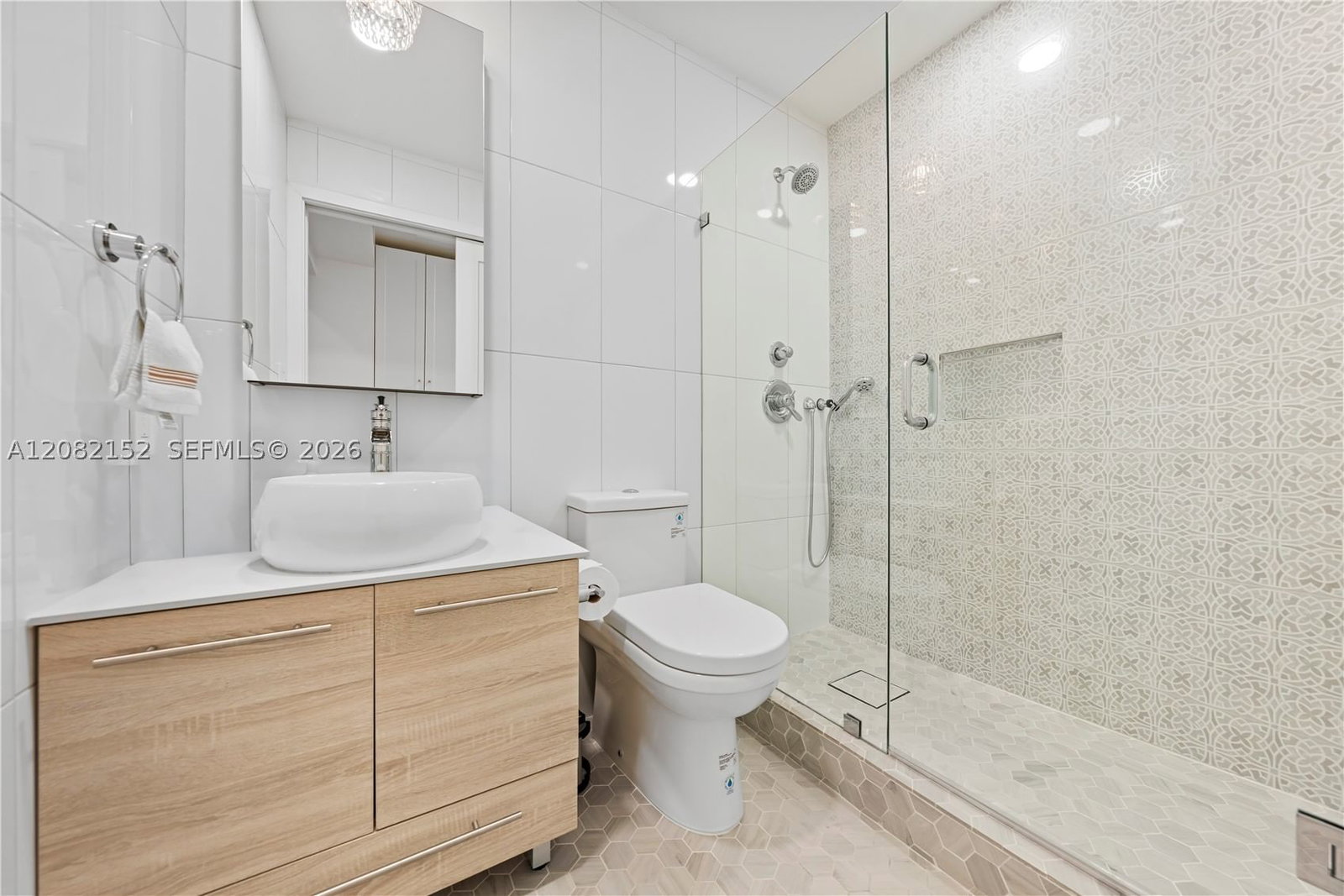 Real estate property located at 1077 170th Ave, Broward, Lakes Of Western Pines Re, Pembroke Pines, FL