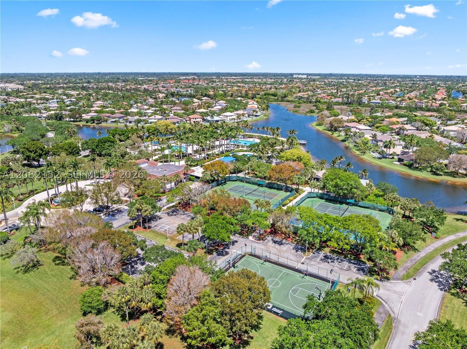 Real estate property located at 1077 170th Ave, Broward, Lakes Of Western Pines Re, Pembroke Pines, FL