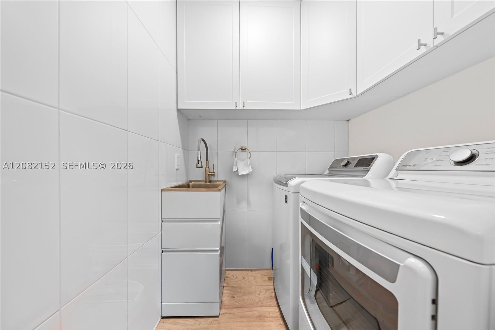 Real estate property located at 1077 170th Ave, Broward, Lakes Of Western Pines Re, Pembroke Pines, FL