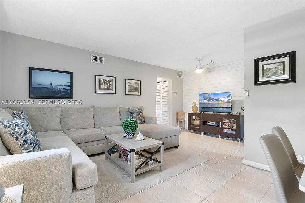 Real estate property located at 160 8th Ave #1A, Broward, Eldorado Country Club Apt, Hallandale Beach, FL