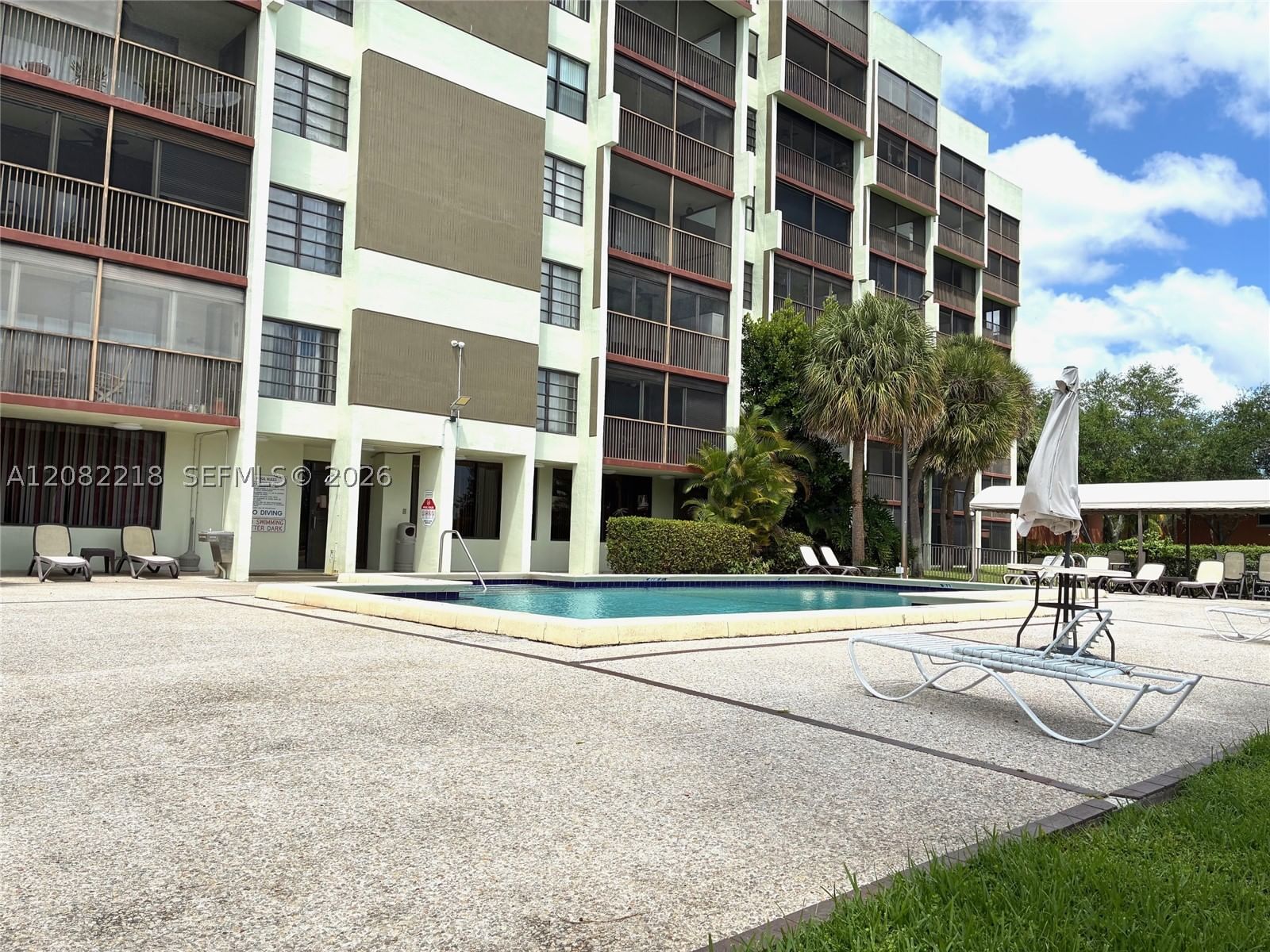 Real estate property located at 7050 44th St #708, Broward, Horizons Of Inverrary Con, Lauderhill, FL