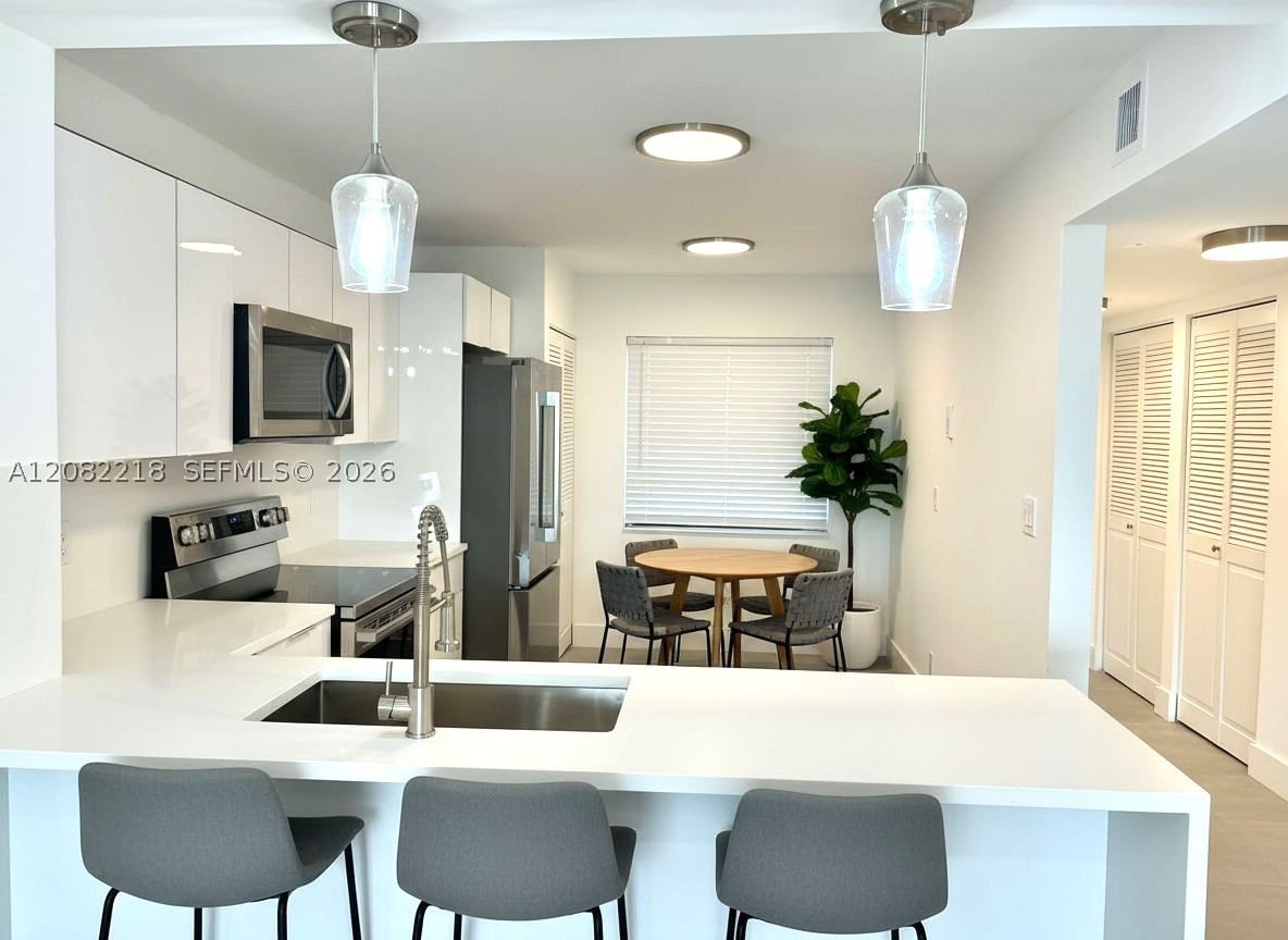 Real estate property located at 7050 44th St #708, Broward, Horizons Of Inverrary Con, Lauderhill, FL