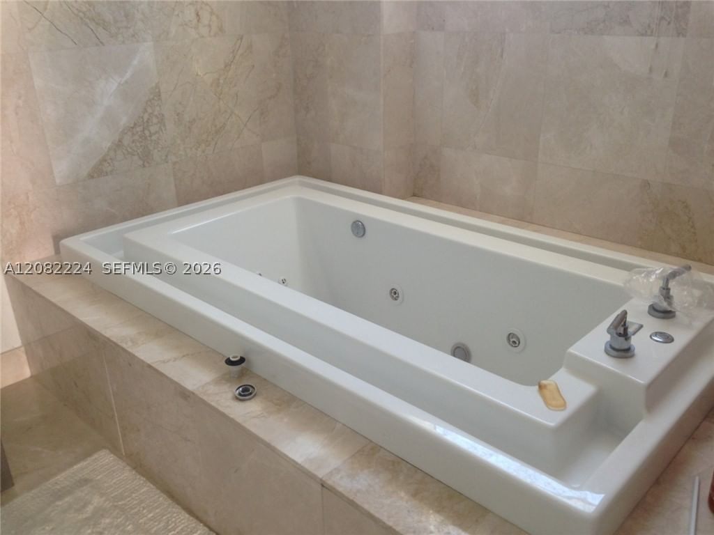 Real estate property located at 218 14th St #2108, Miami-dade, The Emerald At Brickell C, Miami, FL