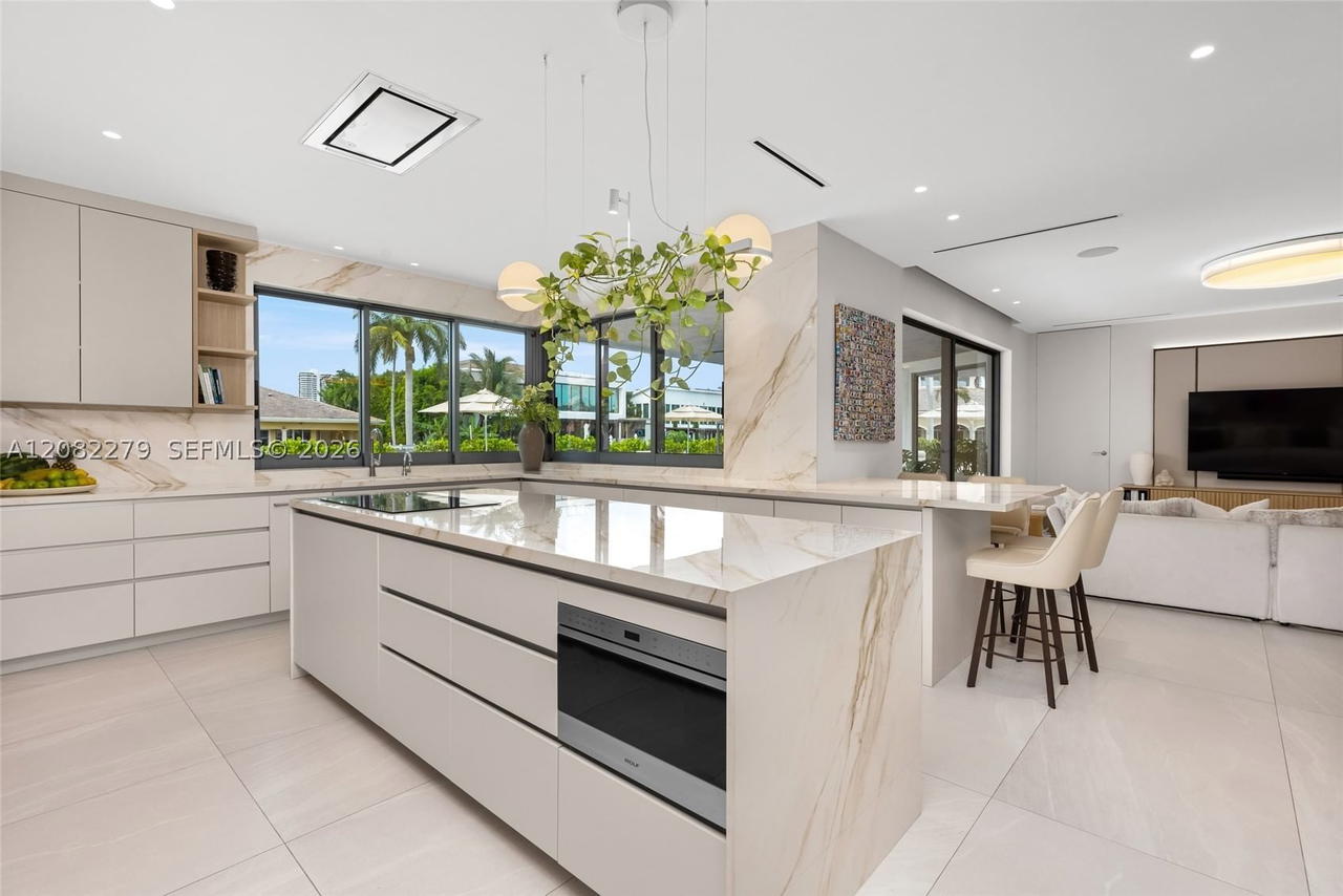 Real estate property located at 16495 32nd Ave, Miami-dade, Eastern Shores, North Miami Beach, FL