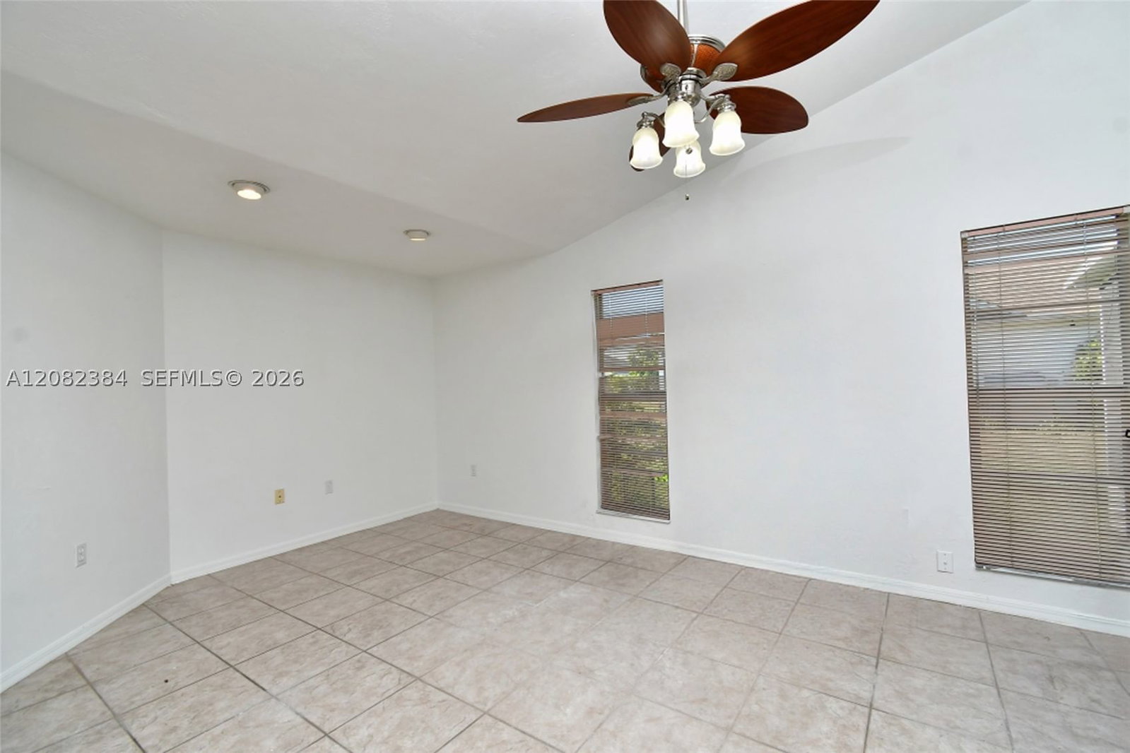 Real estate property located at 237 Lauberge Ct., Lee, Amberwood Estates Replat, Lehigh Acres, FL