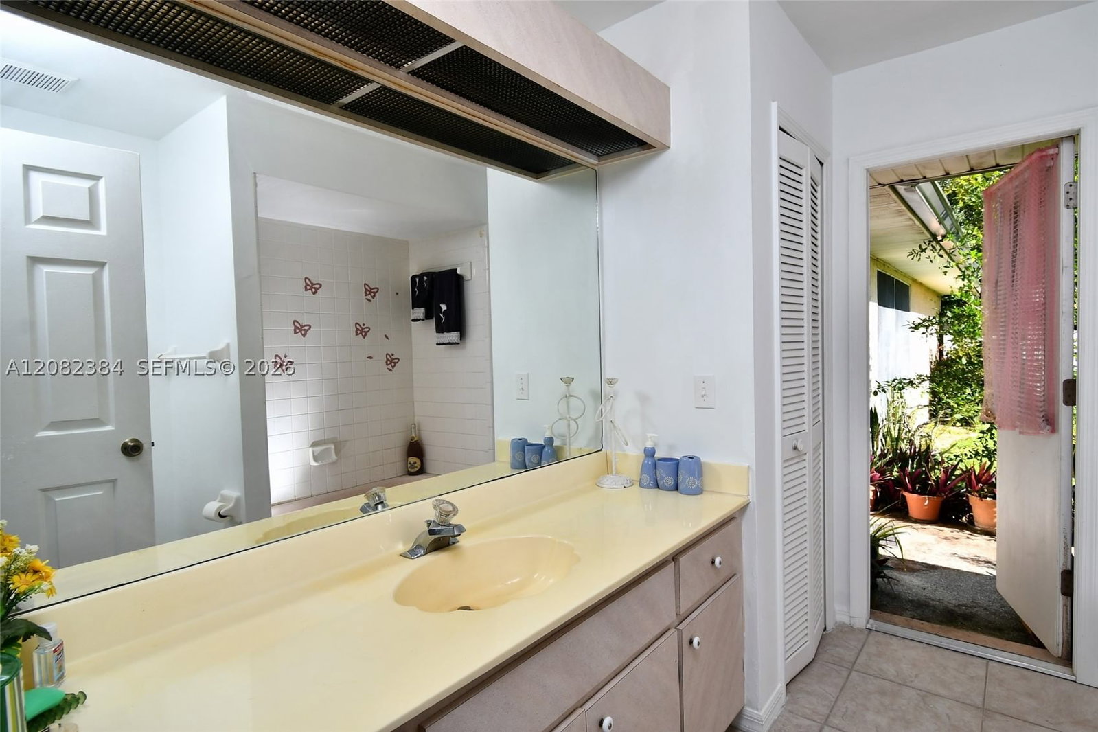 Real estate property located at 237 Lauberge Ct., Lee, Amberwood Estates Replat, Lehigh Acres, FL