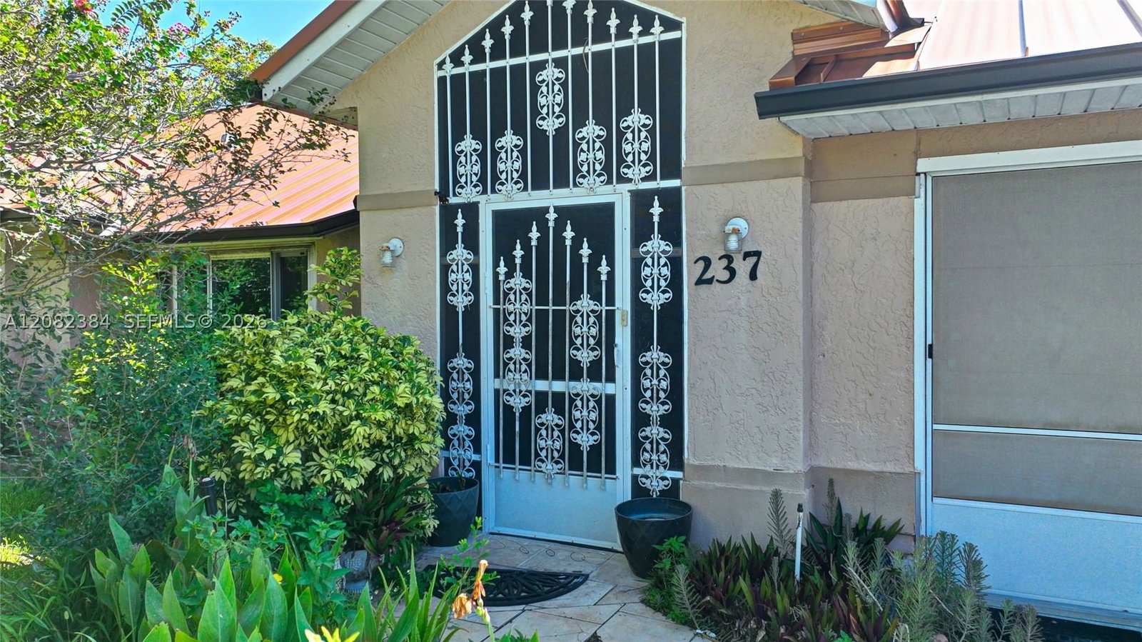 Real estate property located at 237 Lauberge Ct., Lee, Amberwood Estates Replat, Lehigh Acres, FL