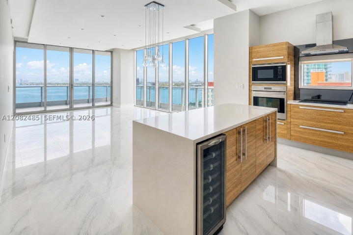 Real estate property located at 2020 Bayshore Dr #1710, Miami-dade, Paramount Bay Condo, Miami, FL