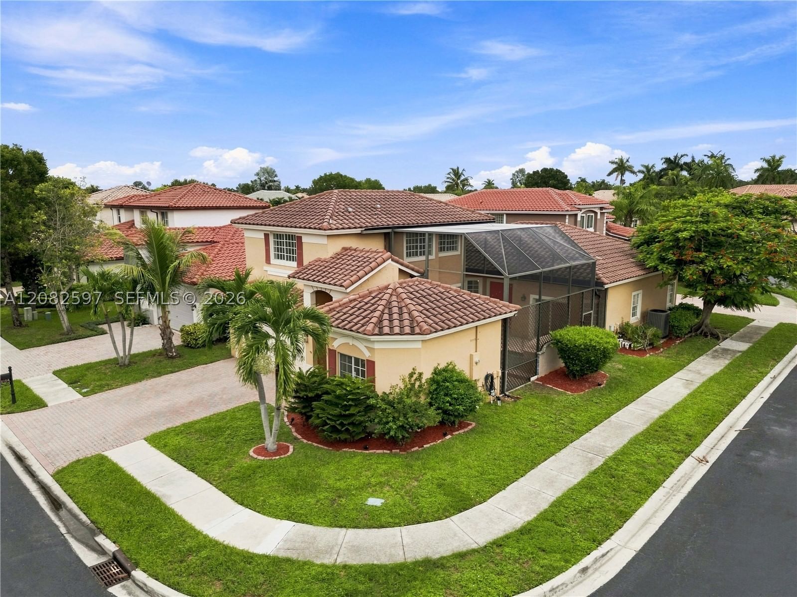 Real estate property located at 12103 47th Mnr, Broward, Wyndham Lakes South, Coral Springs, FL