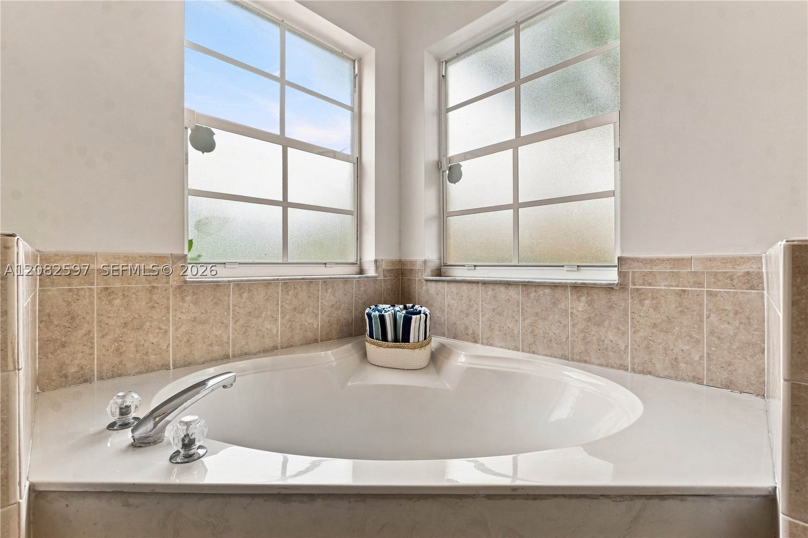 Real estate property located at 12103 47th Mnr, Broward, Wyndham Lakes South, Coral Springs, FL