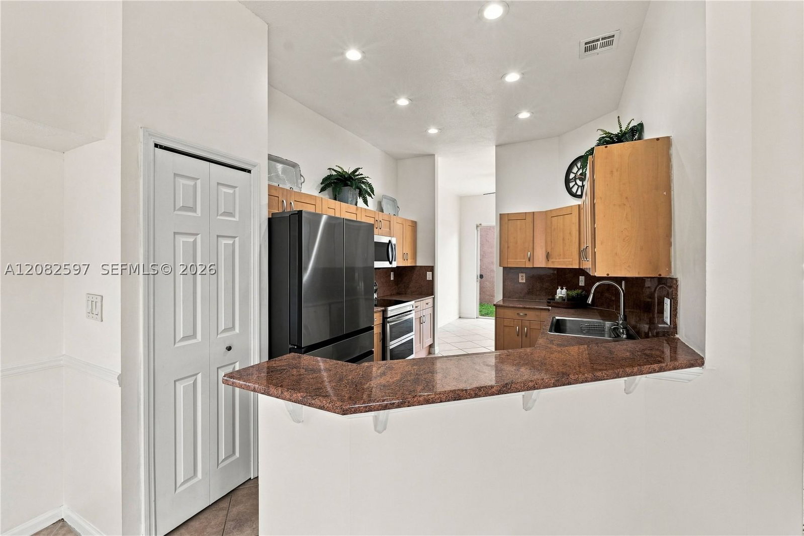 Real estate property located at 12103 47th Mnr, Broward, Wyndham Lakes South, Coral Springs, FL