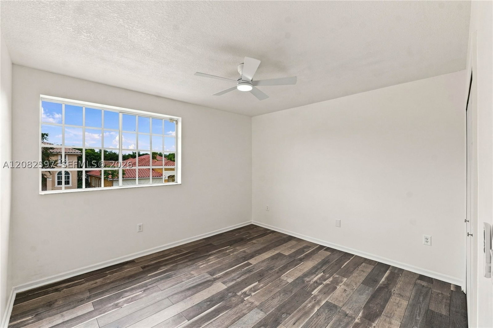 Real estate property located at 12103 47th Mnr, Broward, Wyndham Lakes South, Coral Springs, FL