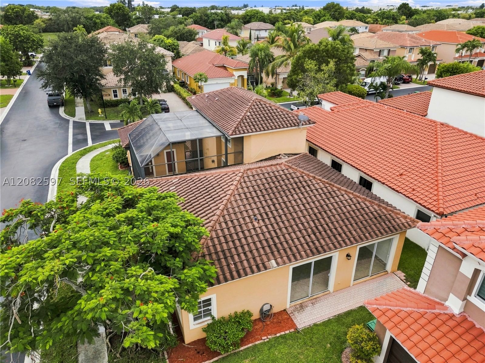 Real estate property located at 12103 47th Mnr, Broward, Wyndham Lakes South, Coral Springs, FL