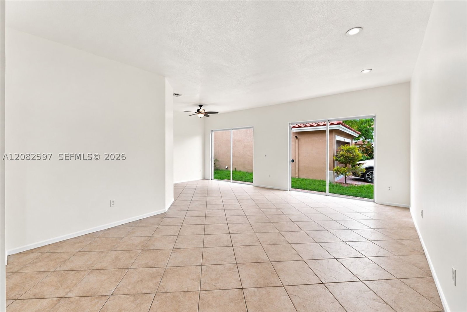 Real estate property located at 12103 47th Mnr, Broward, Wyndham Lakes South, Coral Springs, FL