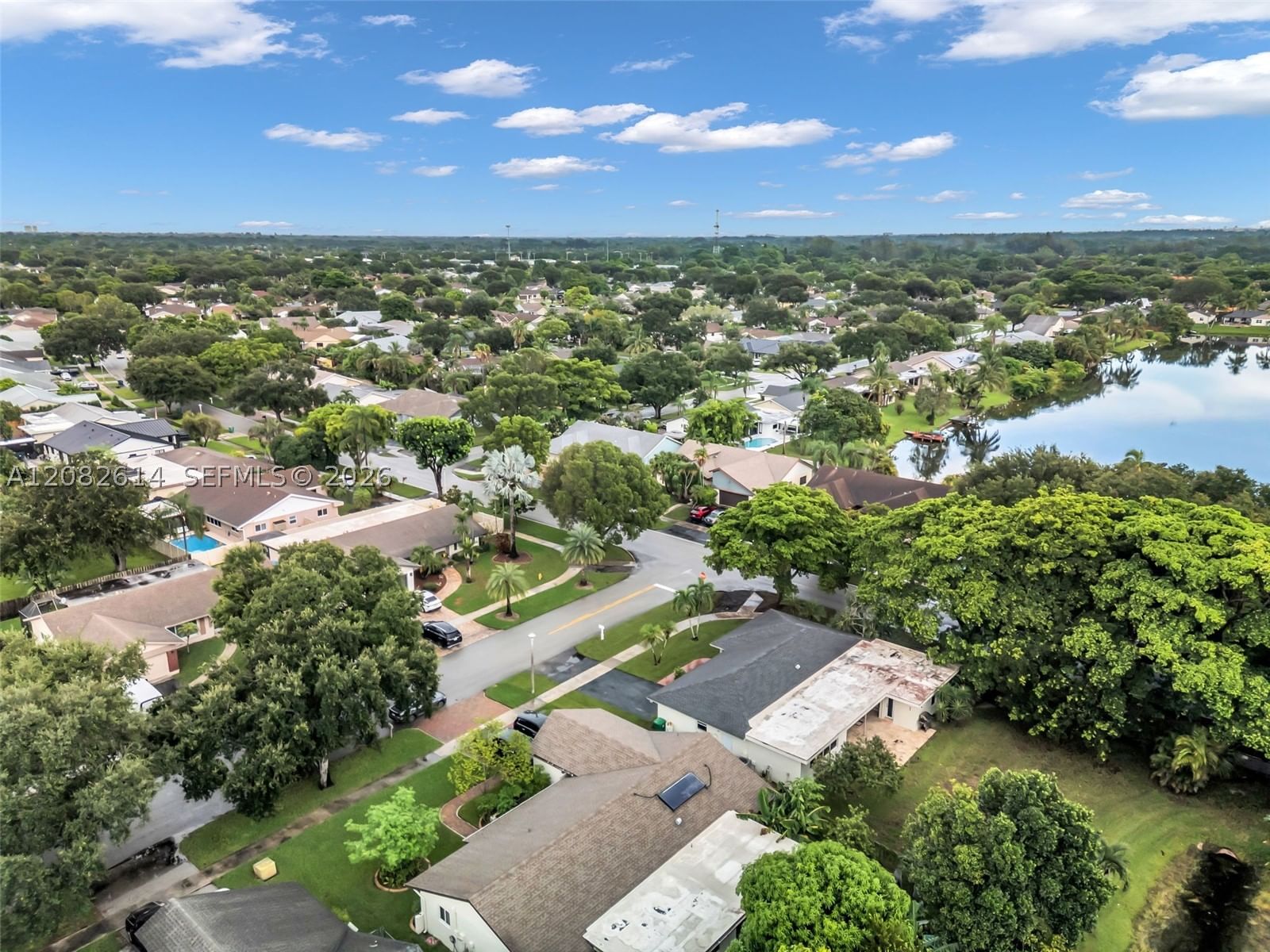 Real estate property located at 11804 54th St, Broward, Flamingo Gardens-tamarind, Cooper City, FL