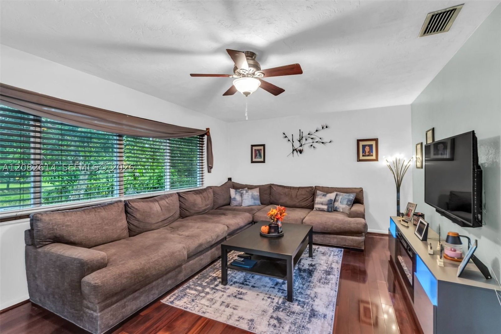 Real estate property located at 11804 54th St, Broward, Flamingo Gardens-tamarind, Cooper City, FL