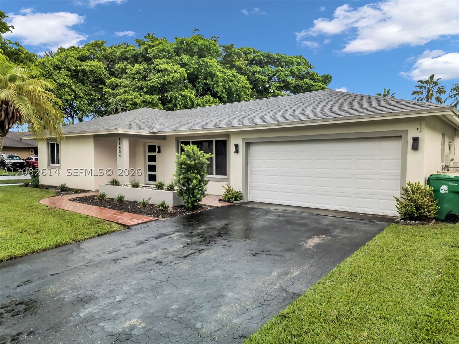 Real estate property located at 11804 54th St, Broward, Flamingo Gardens-tamarind, Cooper City, FL