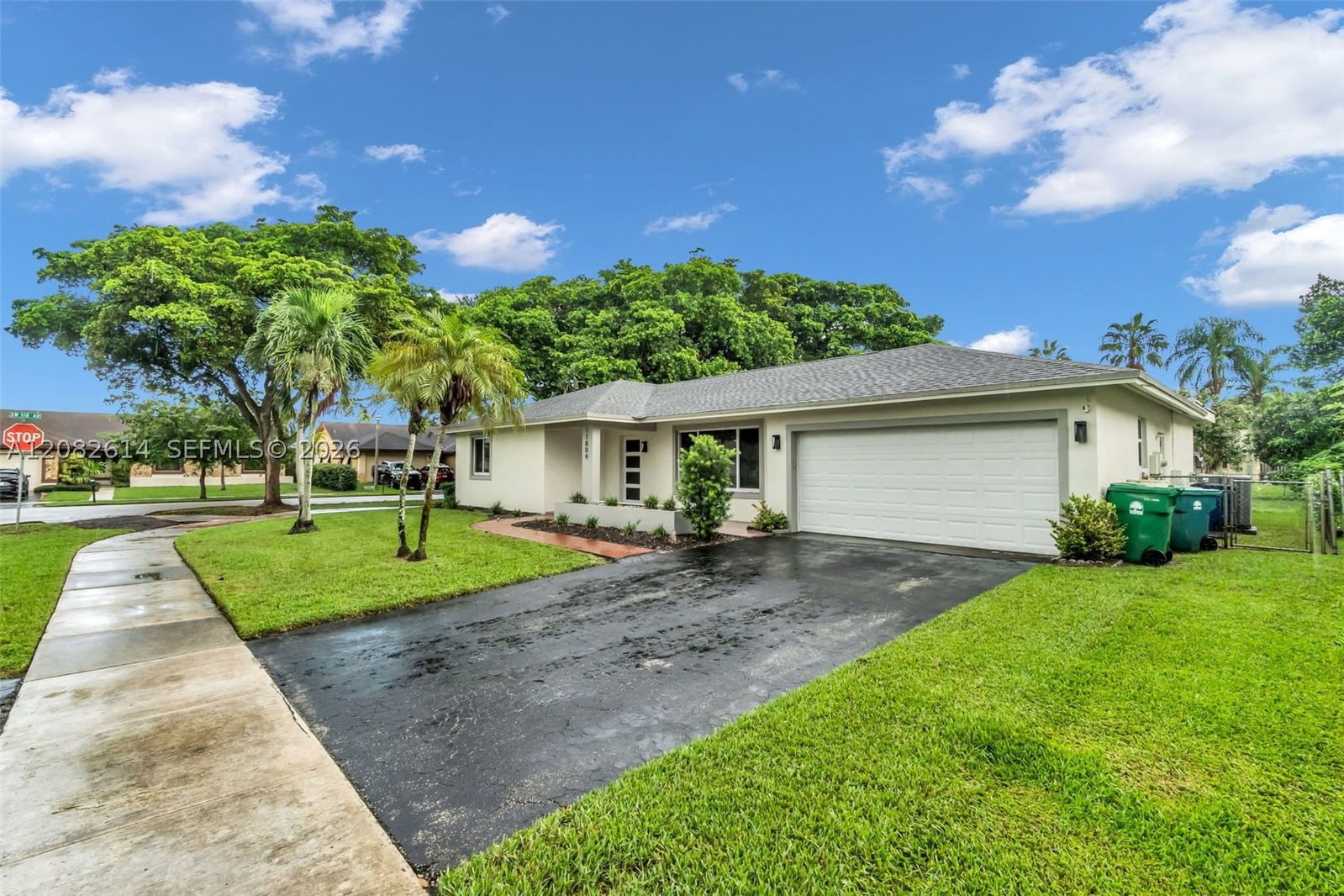 Real estate property located at 11804 54th St, Broward, Flamingo Gardens-tamarind, Cooper City, FL