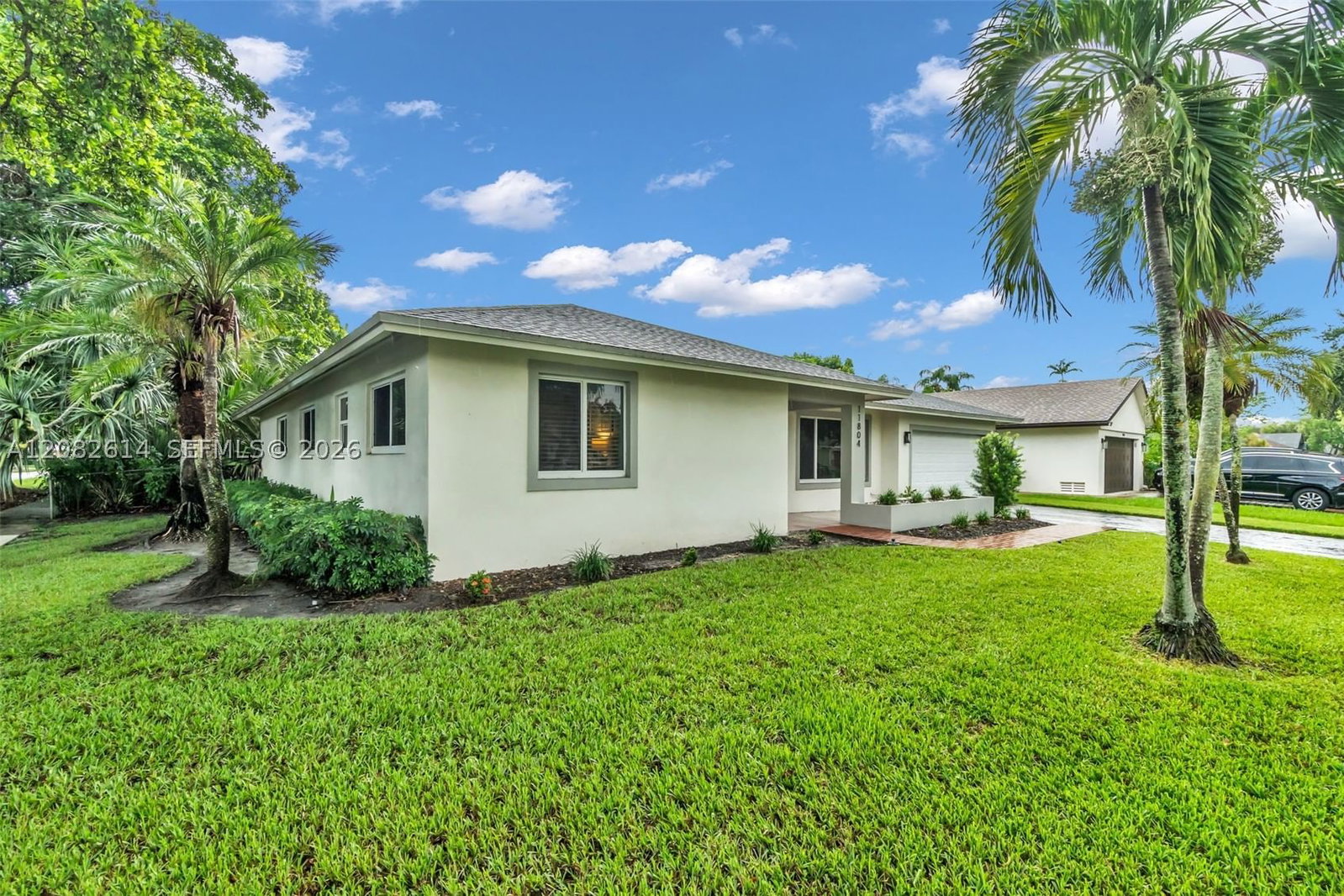 Real estate property located at 11804 54th St, Broward, Flamingo Gardens-tamarind, Cooper City, FL