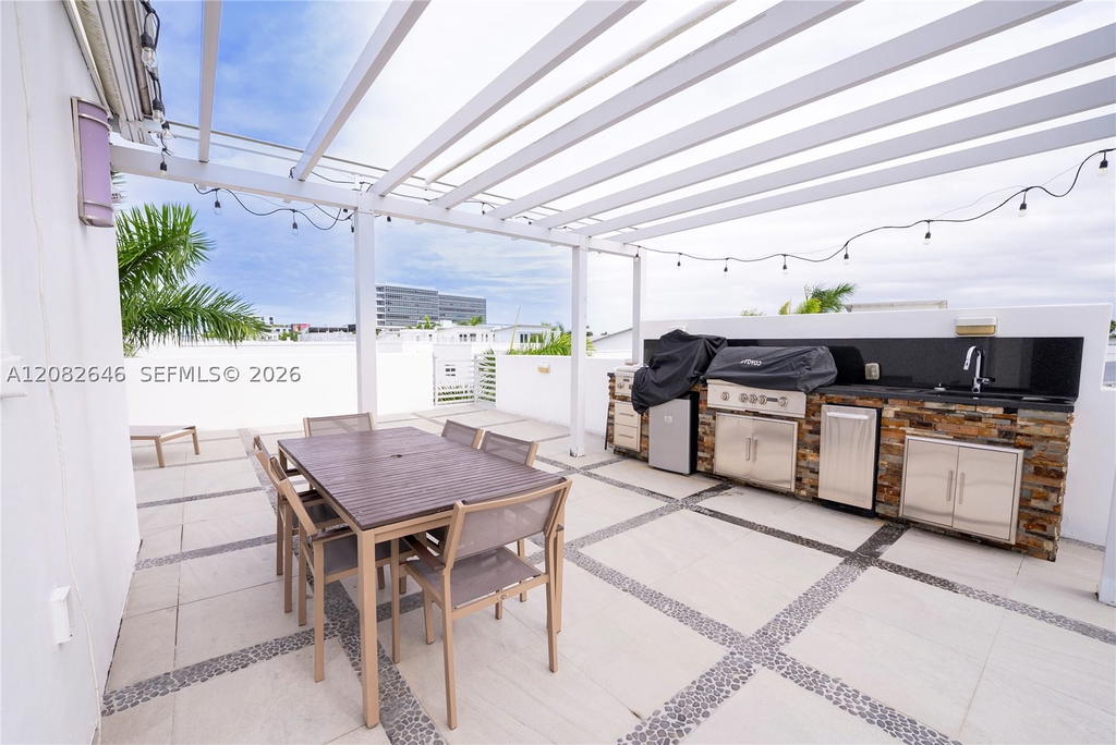 Real estate property located at 8340 33 Terrace, Miami-dade, Oasis Park Square At Doral, Doral, FL