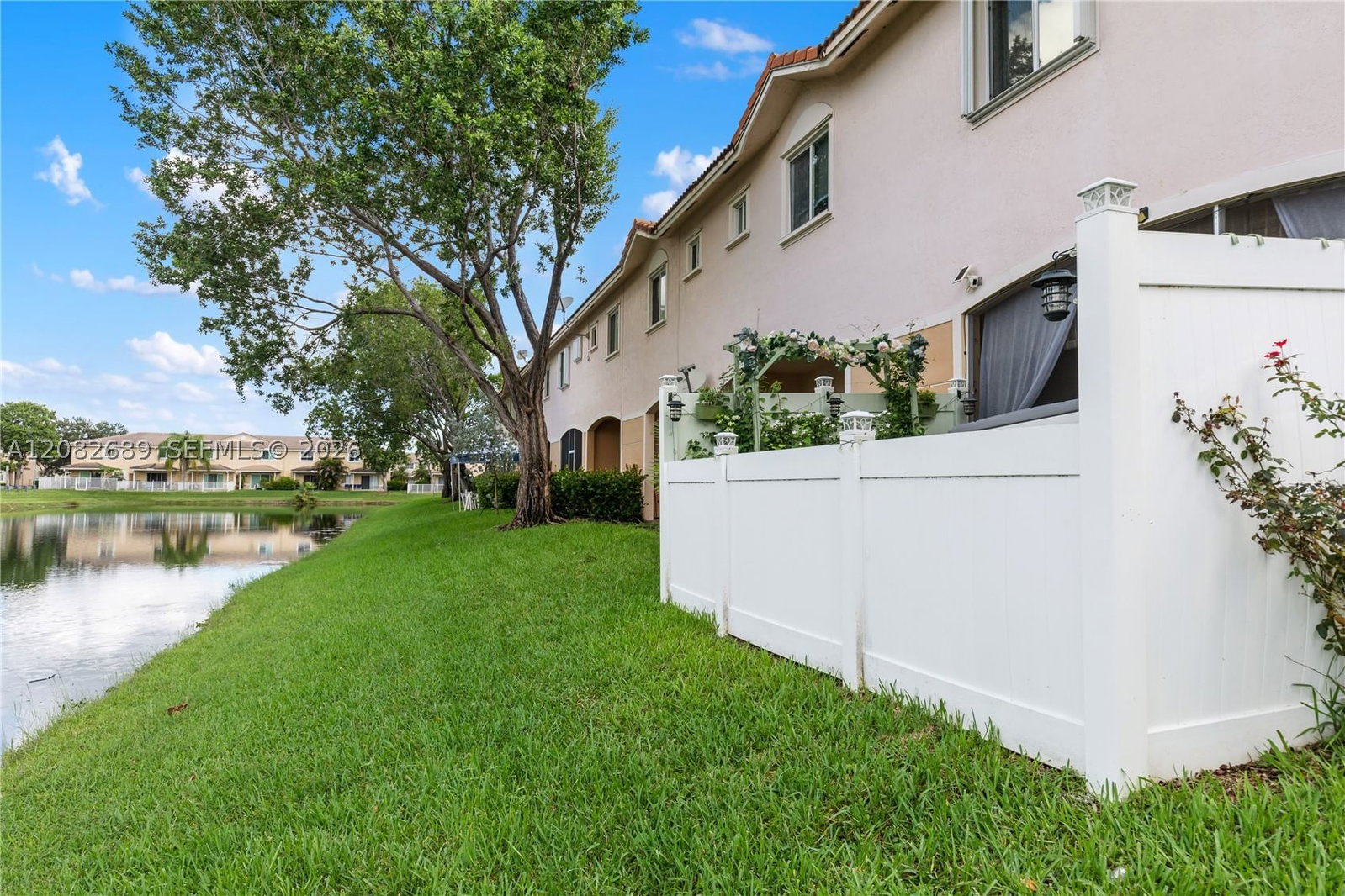 Real estate property located at 5741 Isles Cir, Broward, Woodland Villas 1st Add, Tamarac, FL