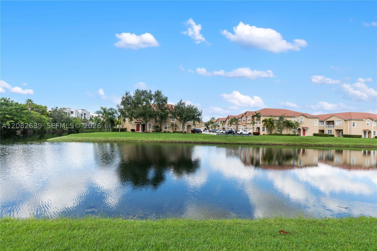 Real estate property located at 5741 Isles Cir, Broward, Woodland Villas 1st Add, Tamarac, FL