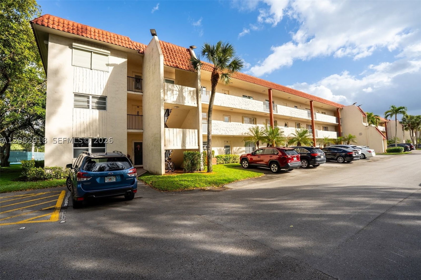 Real estate property located at 150 Hollybrook Ter #208, Broward, Hollybrook Golf And Tennis, Pembroke Pines, FL