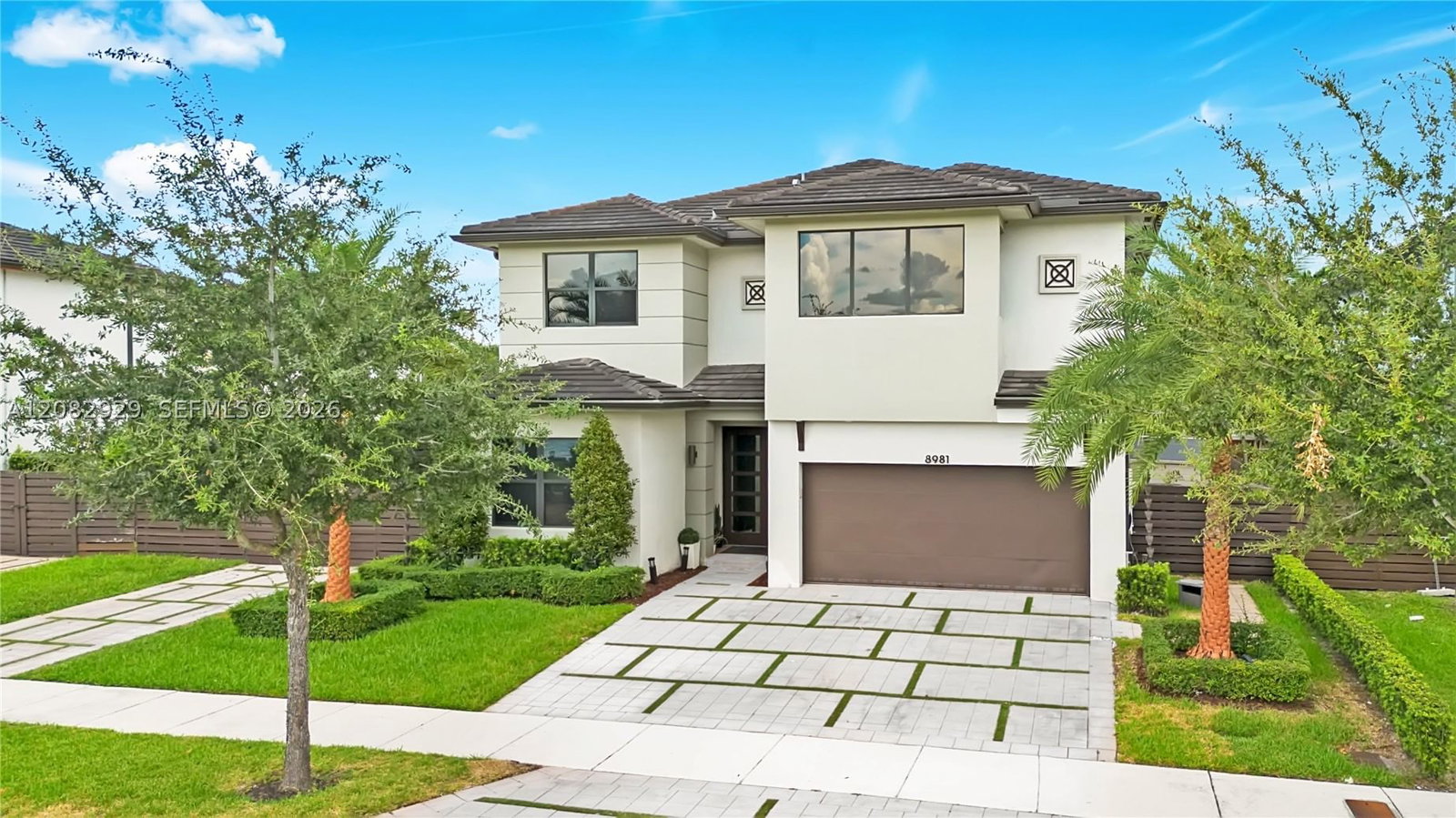 Real estate property located at 8981 161st Ter, Miami-dade, Dunnwoody Lake, Miami Lakes, FL