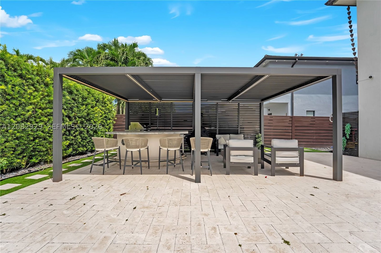 Real estate property located at 8981 161st Ter, Miami-dade, Dunnwoody Lake, Miami Lakes, FL