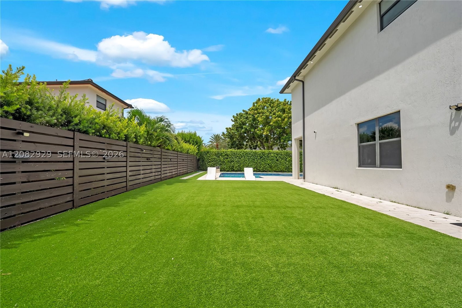 Real estate property located at 8981 161st Ter, Miami-dade, Dunnwoody Lake, Miami Lakes, FL