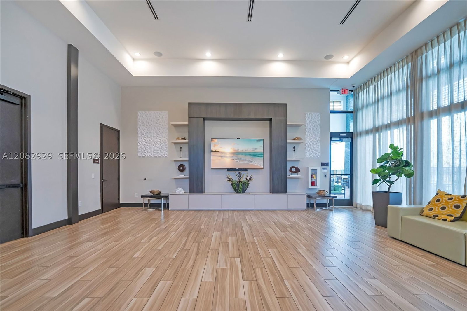Real estate property located at 8981 161st Ter, Miami-dade, Dunnwoody Lake, Miami Lakes, FL