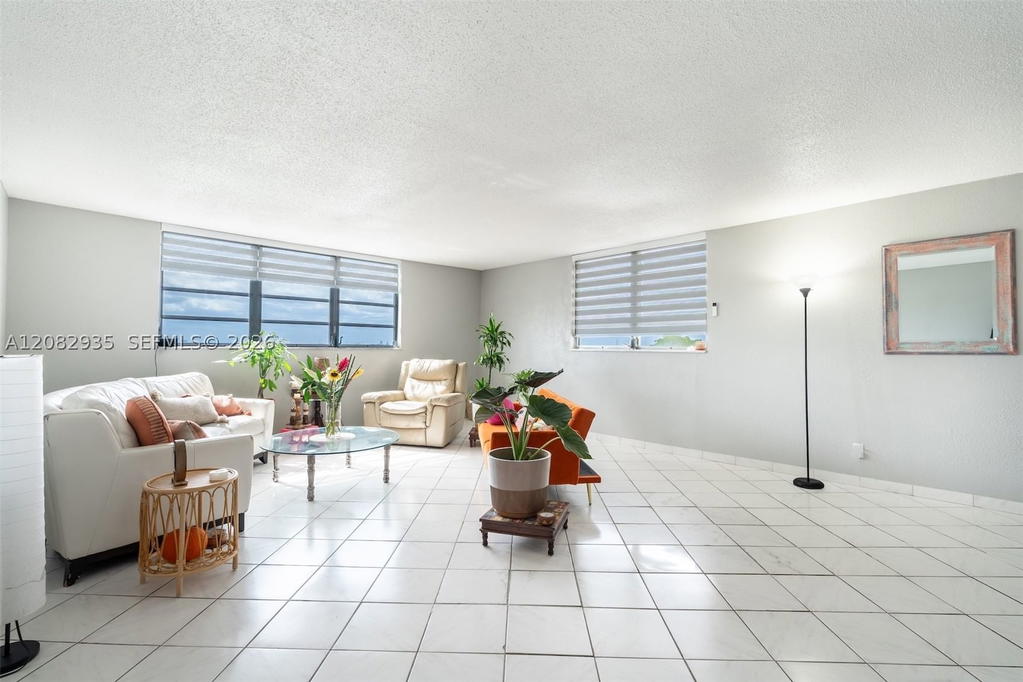 Real estate property located at 1811 Jefferson St #601, Broward, Telstar Condominium Inc, Hollywood, FL