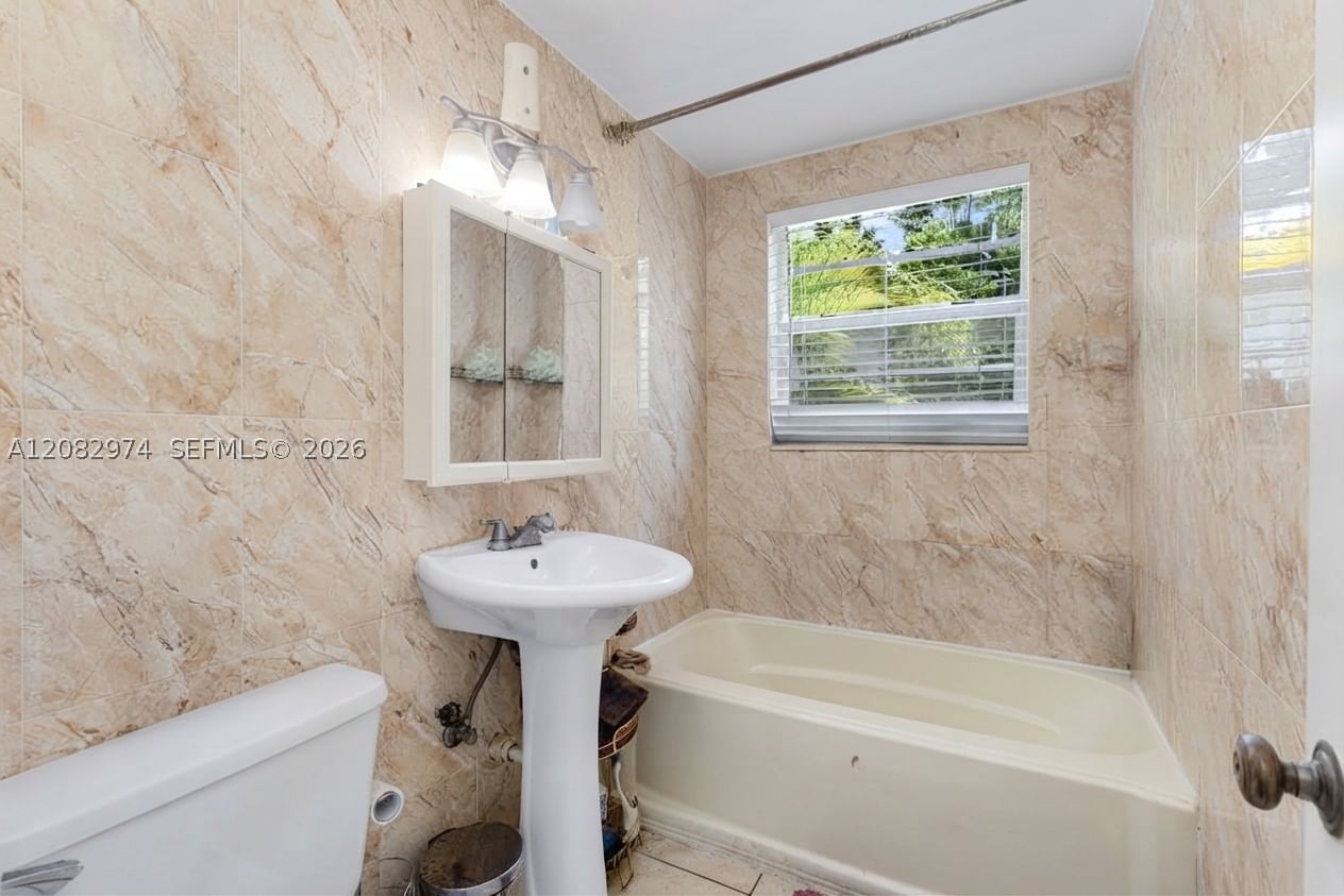 Real estate property located at 1610 Michigan Ave #5, Miami-dade, Lincoln Road Villas South, Miami Beach, FL