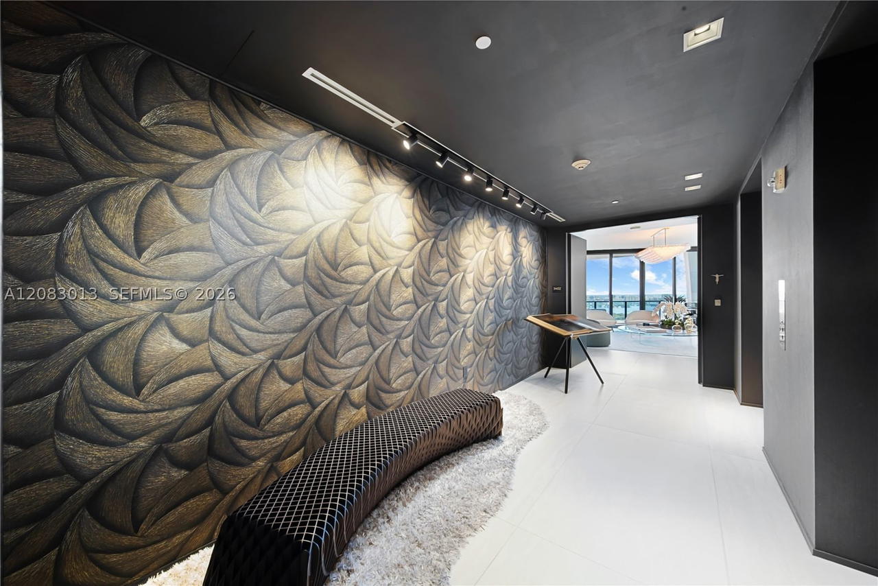Real estate property located at 1000 Biscayne Blvd #3402, Miami-dade, One Thousand Museum Condo, Miami, FL