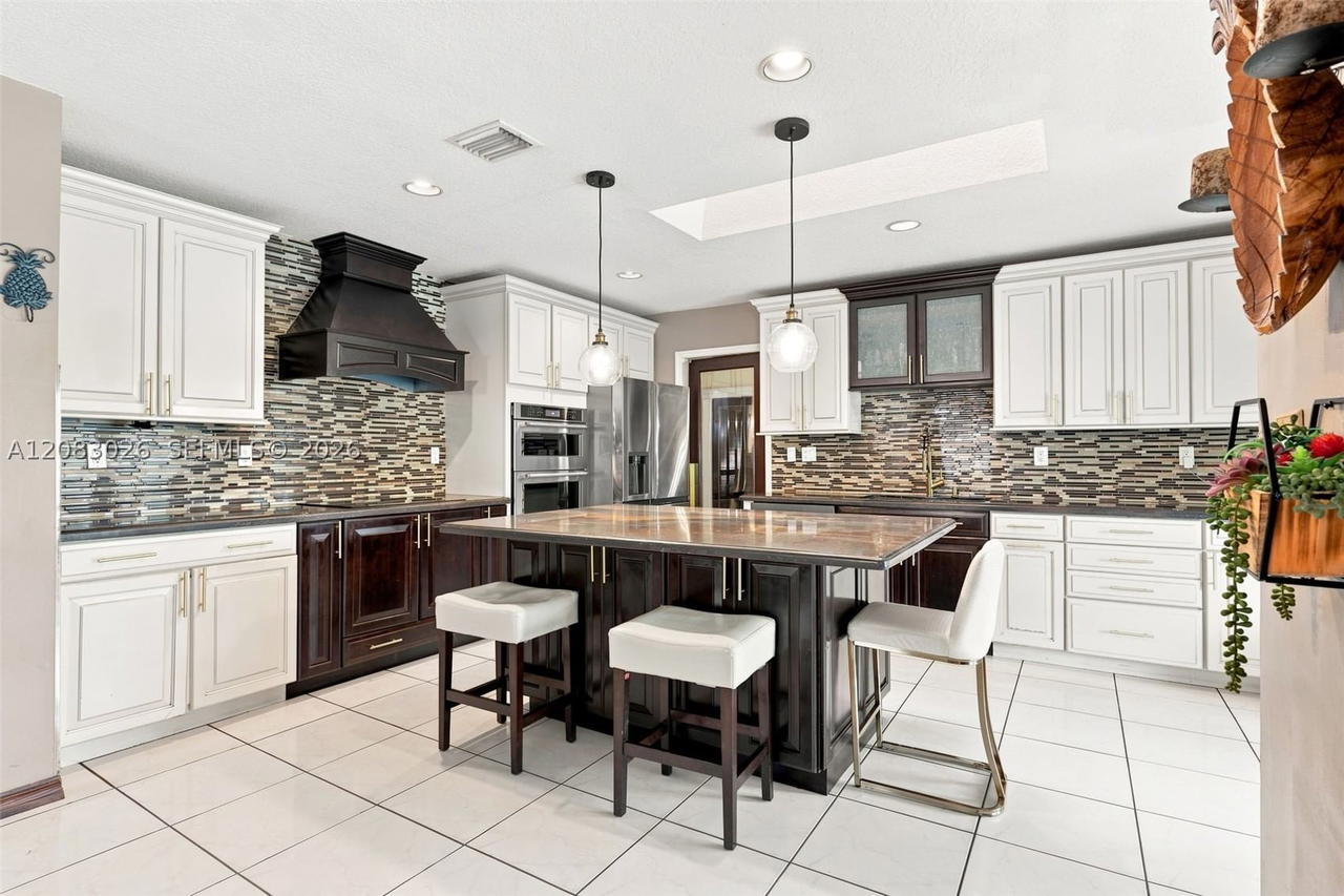 Real estate property located at 14712 139th Ct, Miami-dade, Country Walk Sec 5 Replt, Miami, FL