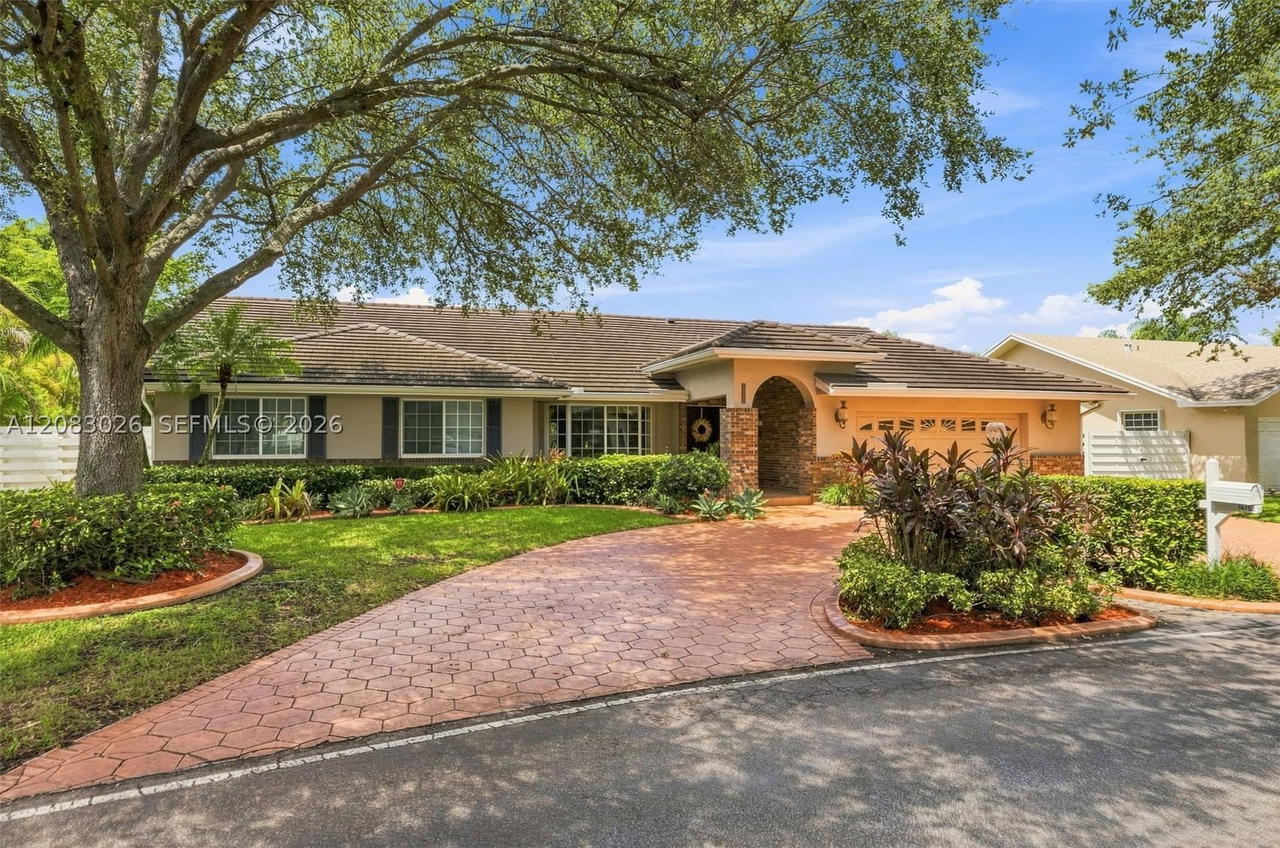 Real estate property located at 14712 139th Ct, Miami-dade, Country Walk Sec 5 Replt, Miami, FL