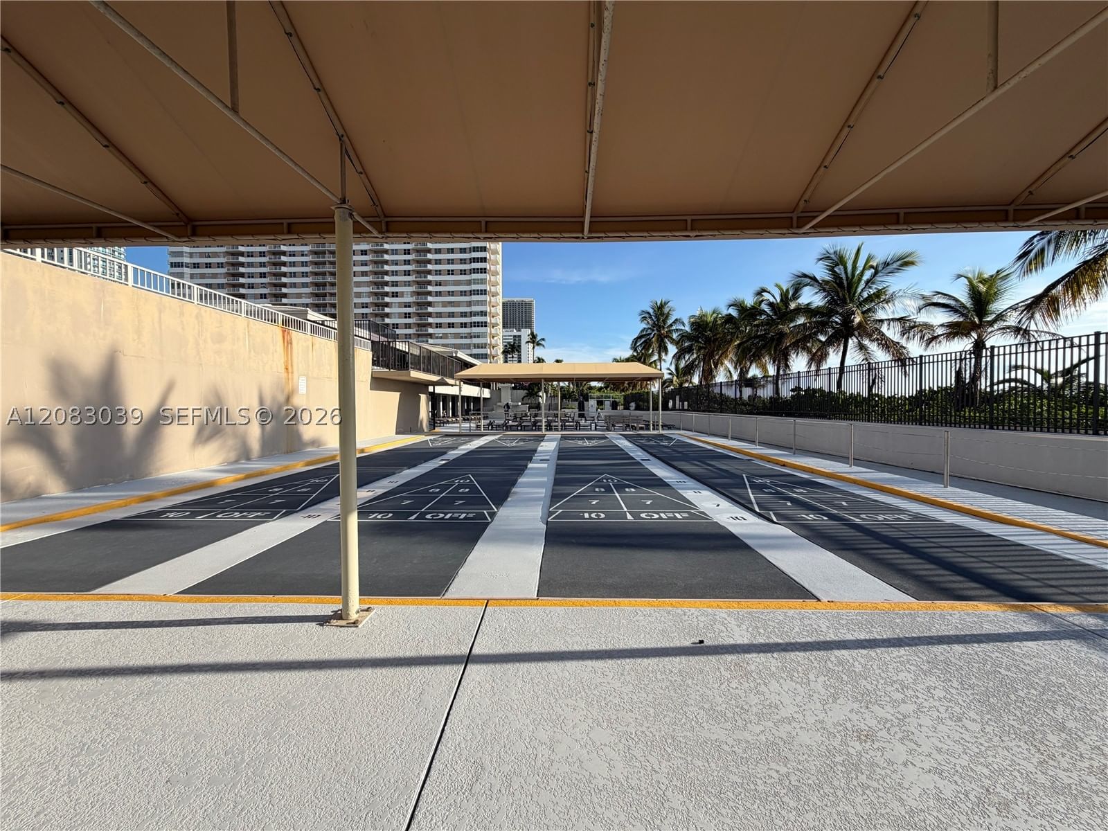 Real estate property located at 1950 Ocean Dr #2C, Broward, Hemispheres Condo, Hallandale Beach, FL