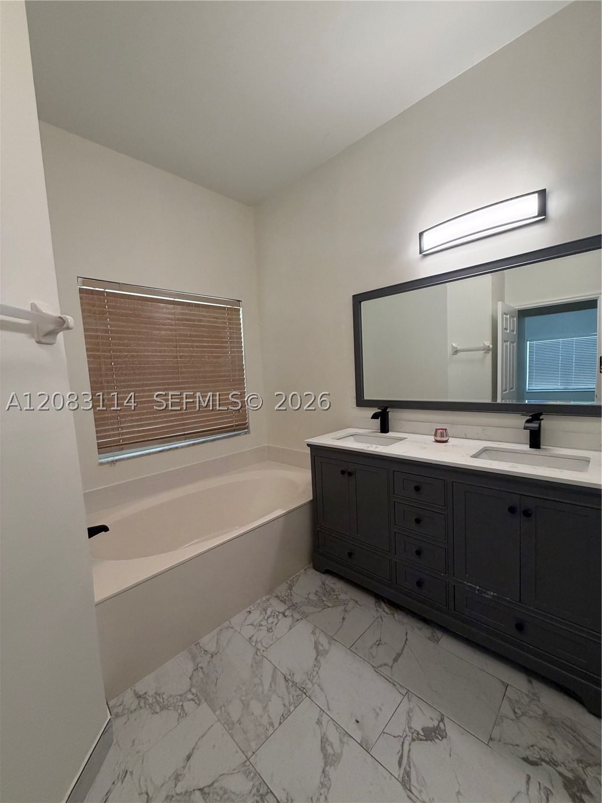 Real estate property located at 4305 153rd Ave, Broward, Replat Of Country Lakes, Miramar, FL