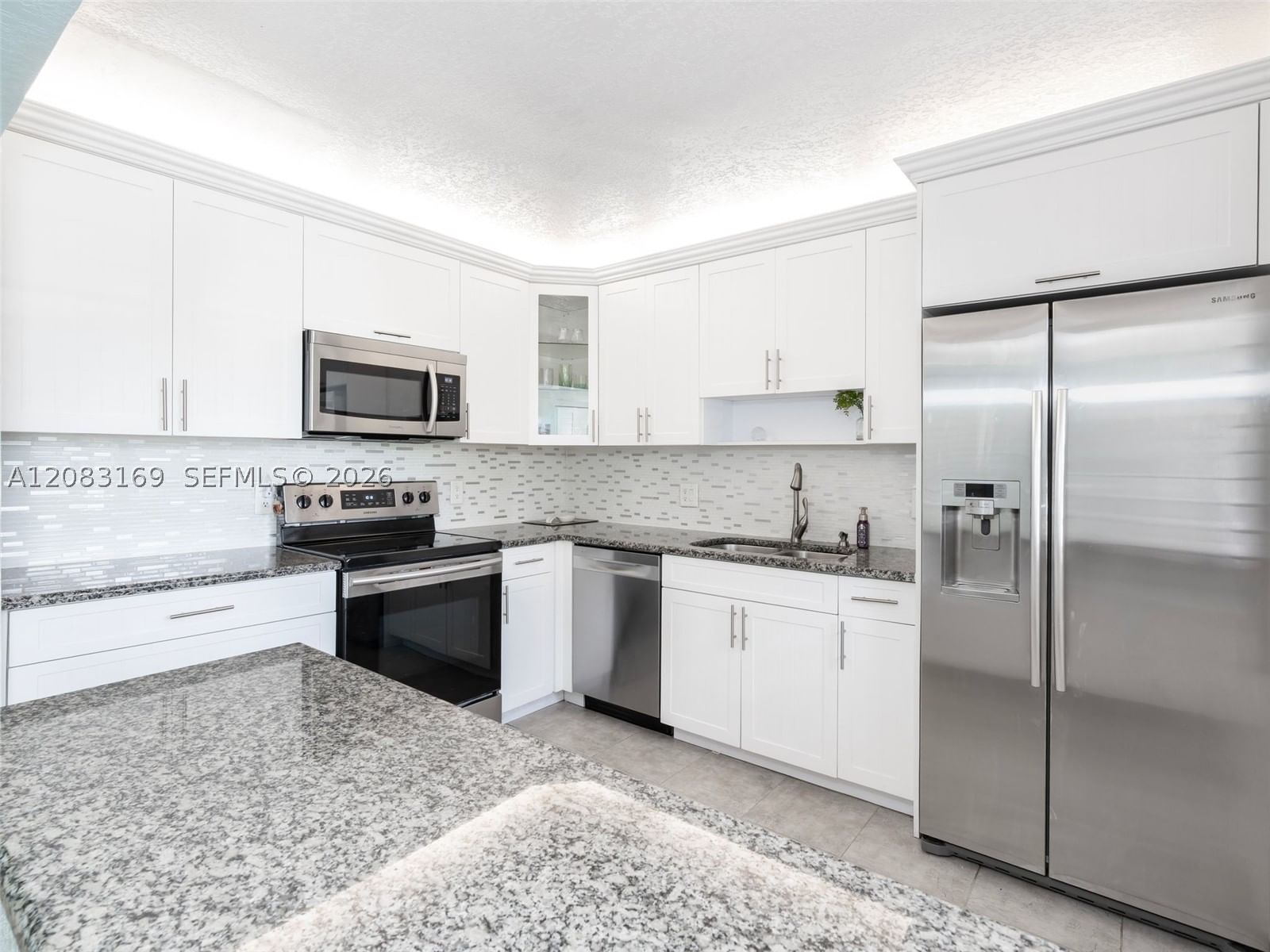 Real estate property located at 435 Lakeview Dr #106, Broward, Racquet Club Apartments A, Weston, FL