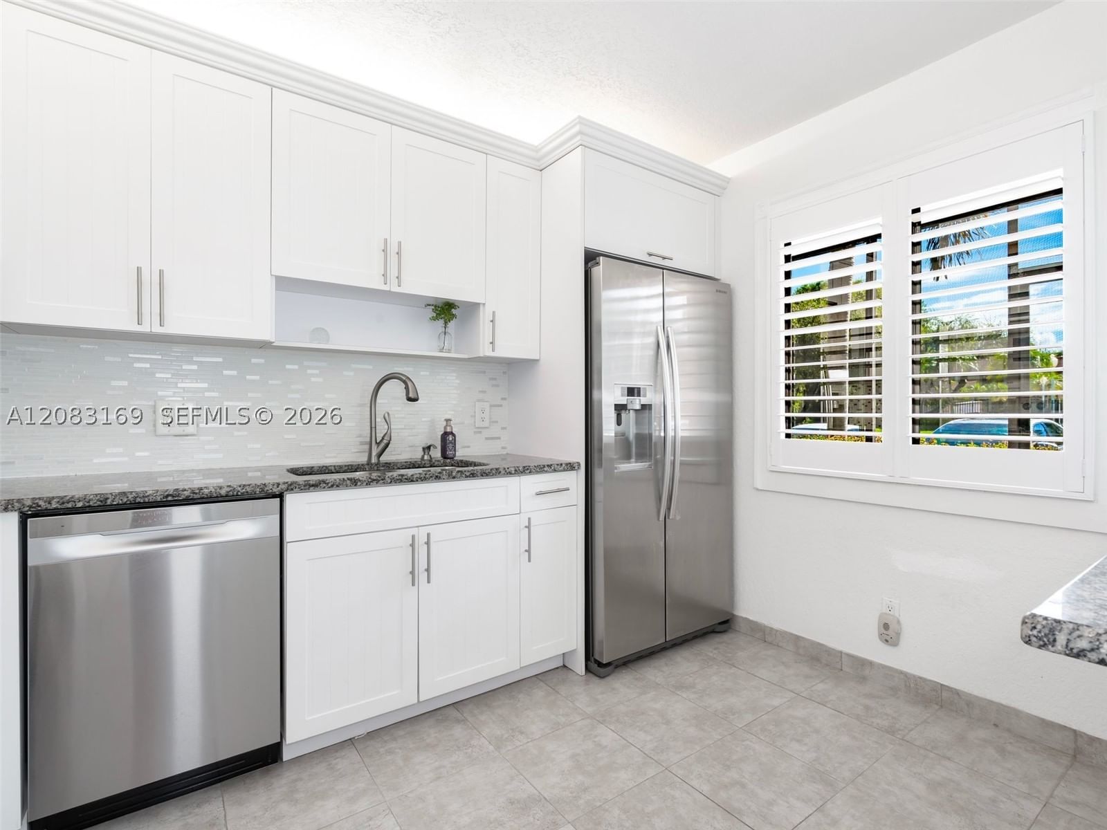 Real estate property located at 435 Lakeview Dr #106, Broward, Racquet Club Apartments A, Weston, FL