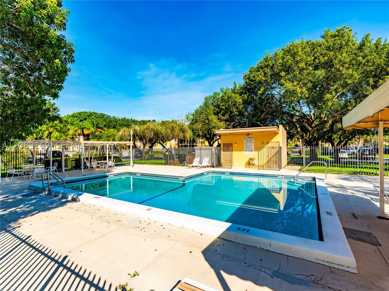 Real estate property located at 435 Lakeview Dr #106, Broward, Racquet Club Apartments A, Weston, FL