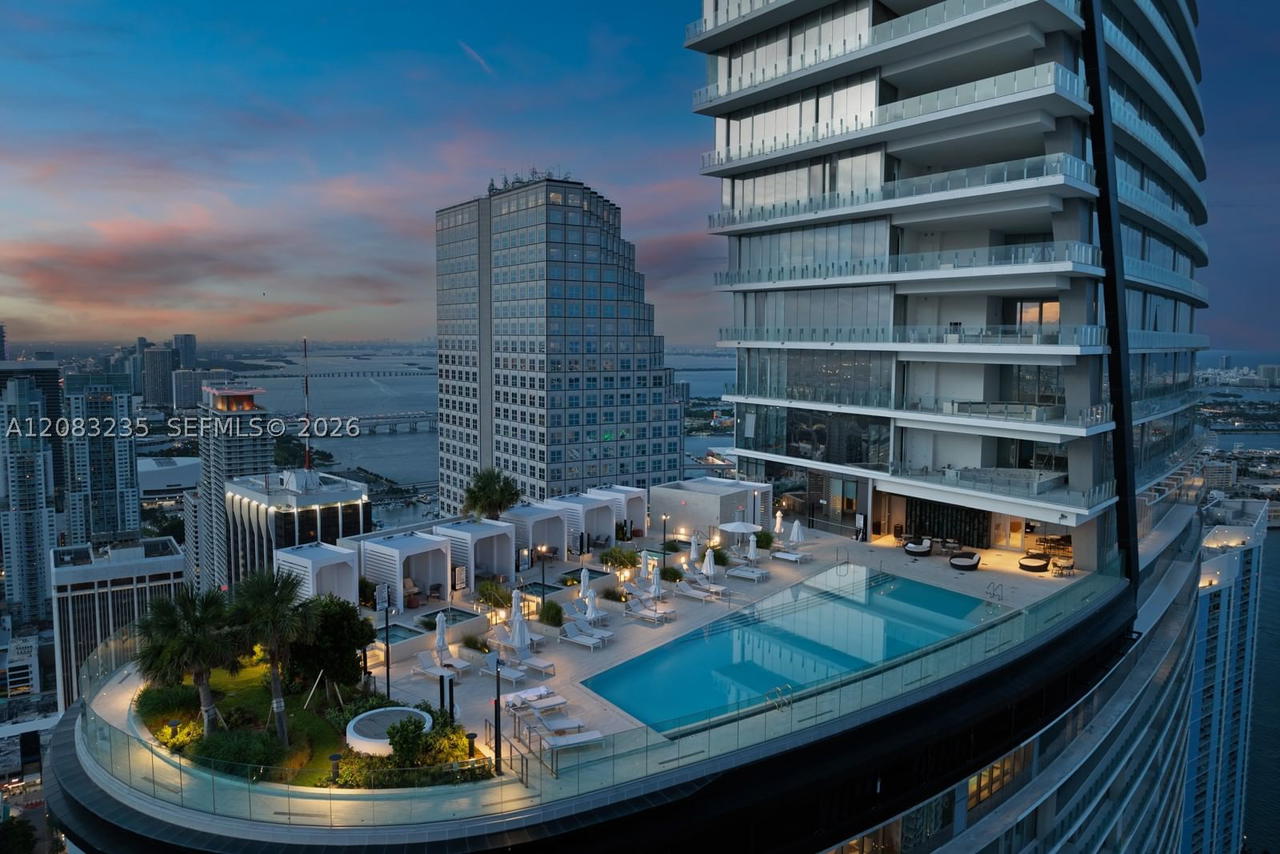 Real estate property located at 300 BISCAYNE BOULEVARD WAY #3302E, Miami-dade, Aston Martin Condo, Miami, FL