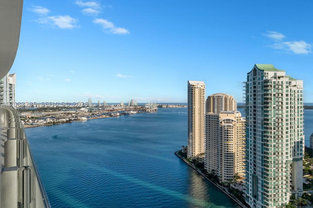 Real estate property located at 300 BISCAYNE BOULEVARD WAY #3302E, Miami-dade, Aston Martin Condo, Miami, FL