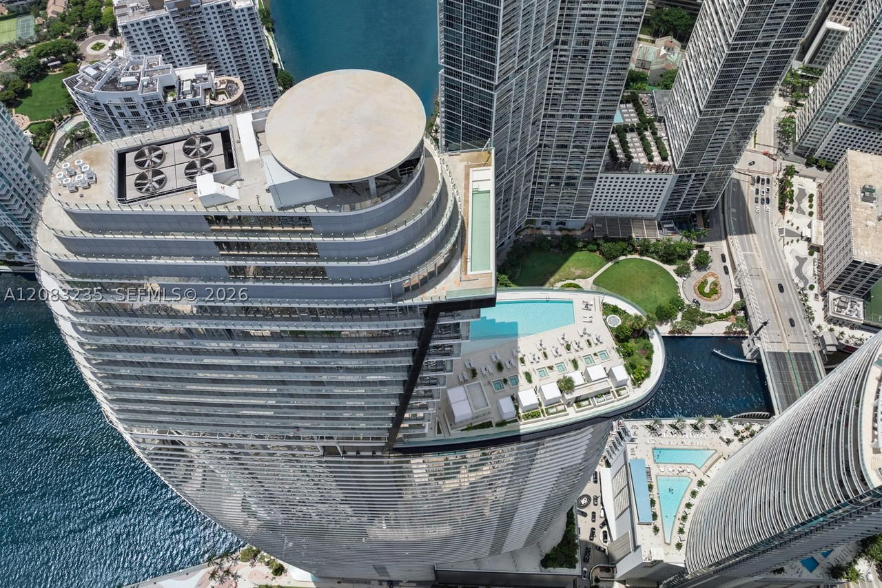 Real estate property located at 300 BISCAYNE BOULEVARD WAY #3302E, Miami-dade, Aston Martin Condo, Miami, FL