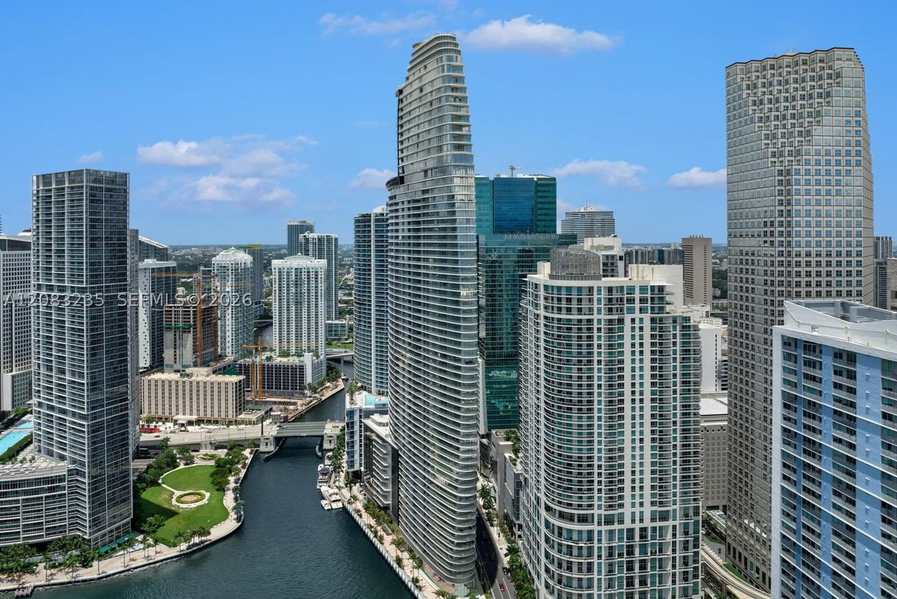 Real estate property located at 300 BISCAYNE BOULEVARD WAY #3302E, Miami-dade, Aston Martin Condo, Miami, FL