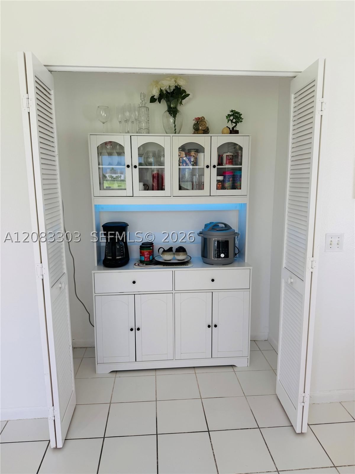 Real estate property located at 10664 Oak Lake Way, Palm Beach, Boca Chase Tr 4, Boca Raton, FL